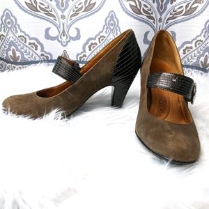Sofft chocolate suede heels